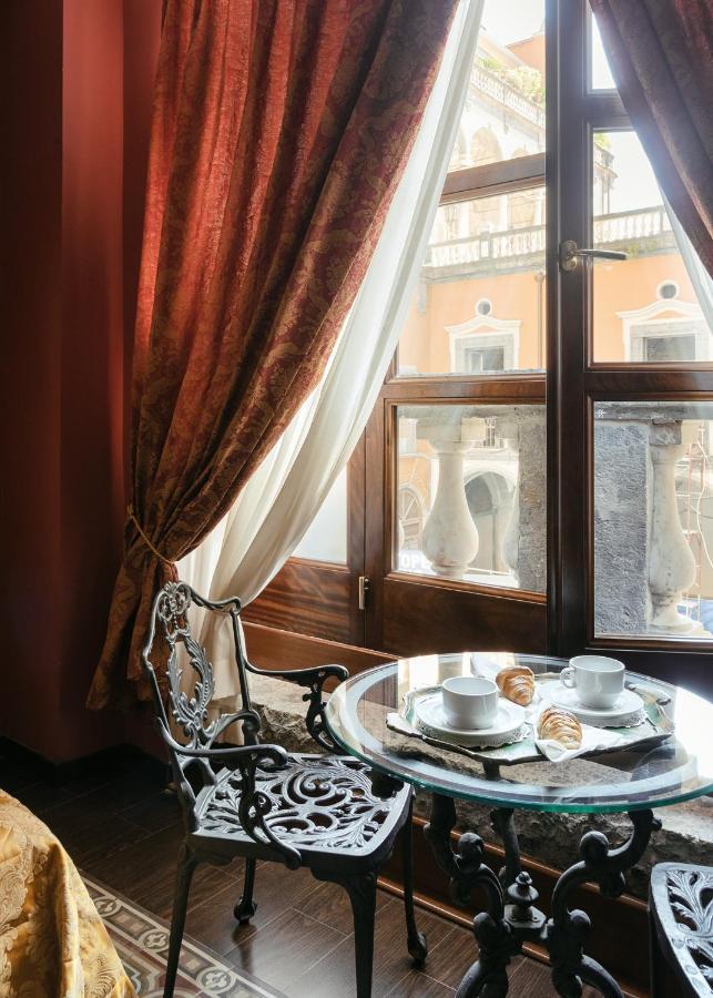 Carafa Di Maddaloni Residenza Di Charme Hotel Naples Luaran gambar