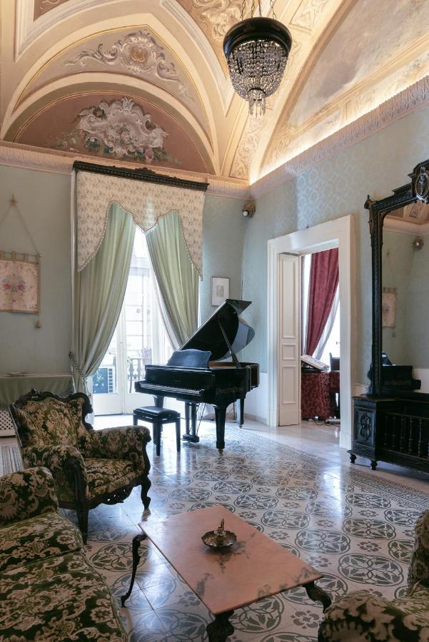Carafa Di Maddaloni Residenza Di Charme Hotel Naples Luaran gambar