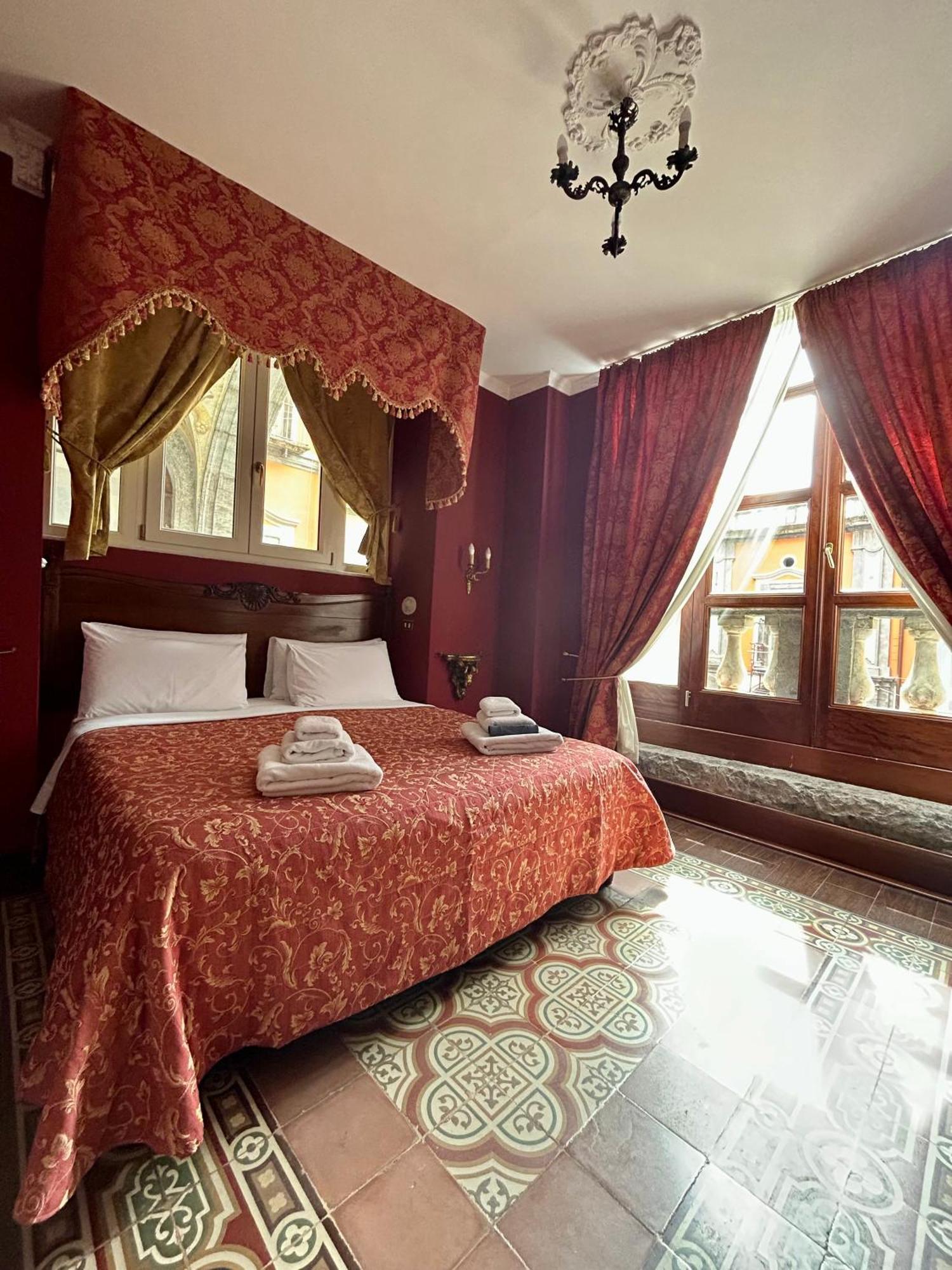 Carafa Di Maddaloni Residenza Di Charme Hotel Naples Luaran gambar