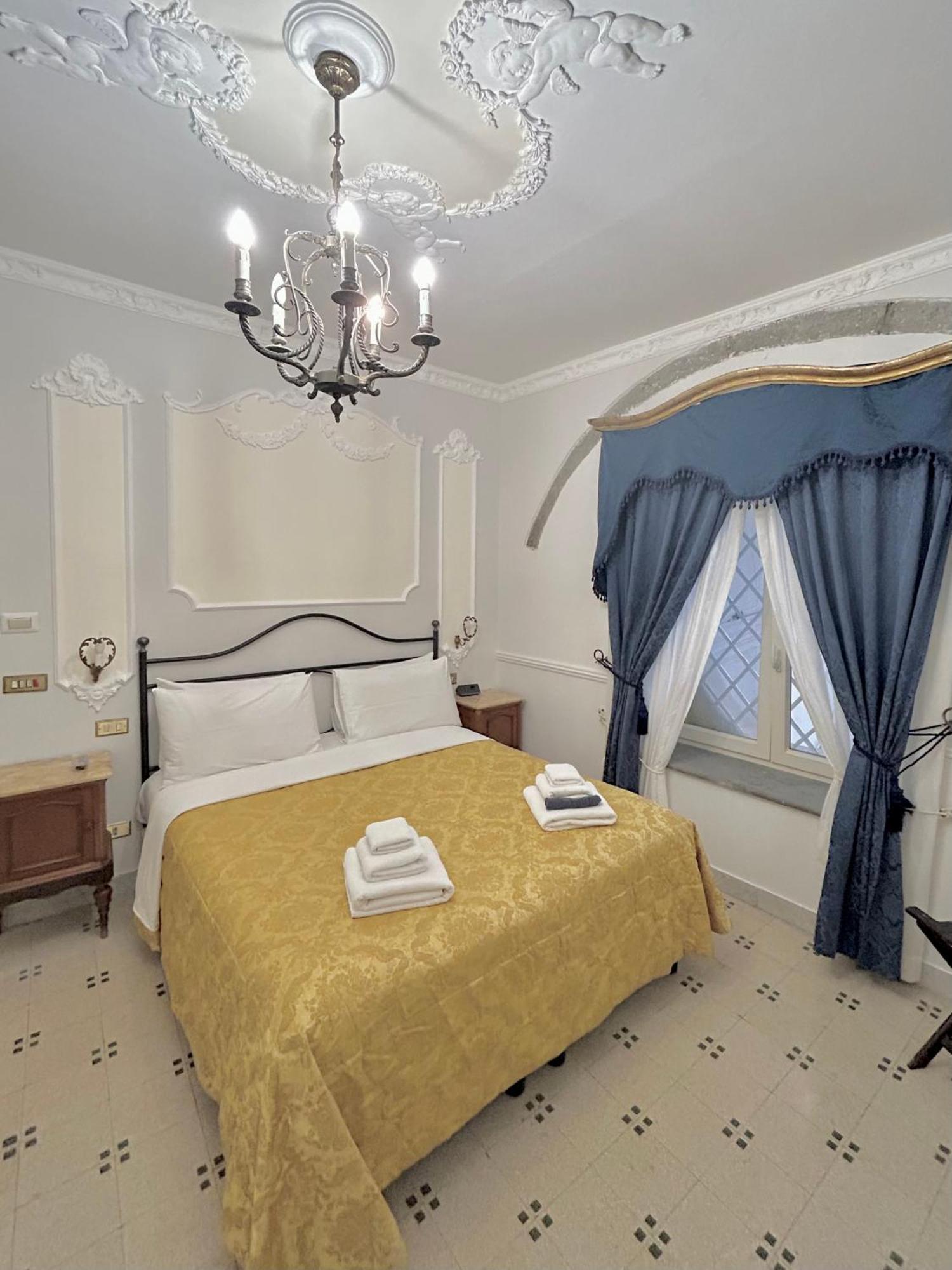 Carafa Di Maddaloni Residenza Di Charme Hotel Naples Luaran gambar